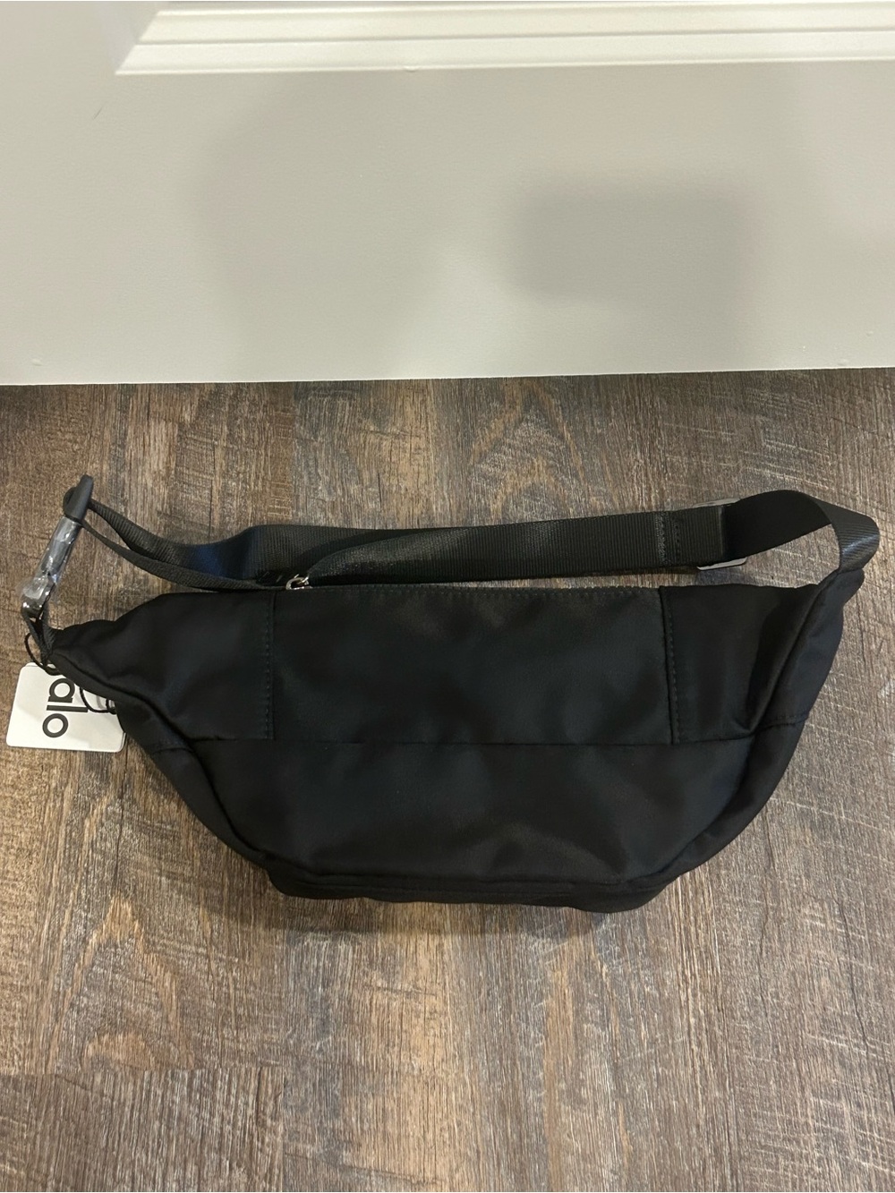 Alo Yoga Explorer Belt Bag – Black Fanny Pack, Crossbody Bag - NWT - Picture 3 of 4